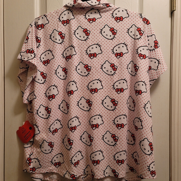 Hello Kitty Pajama Set Pink Shorts Button Front Top Large Retail $58 New - Picture 3 of 11